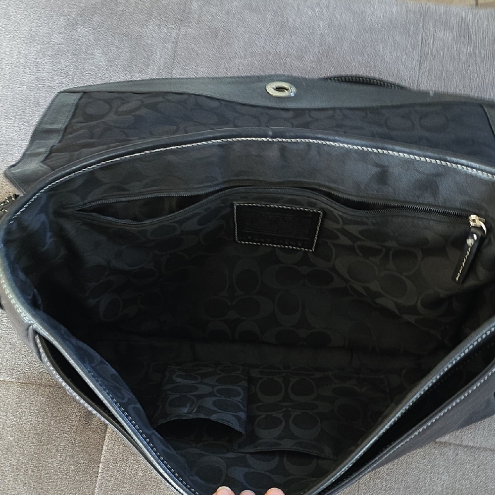 Coach Vintage Messenger Bag - Picture 6 of 11